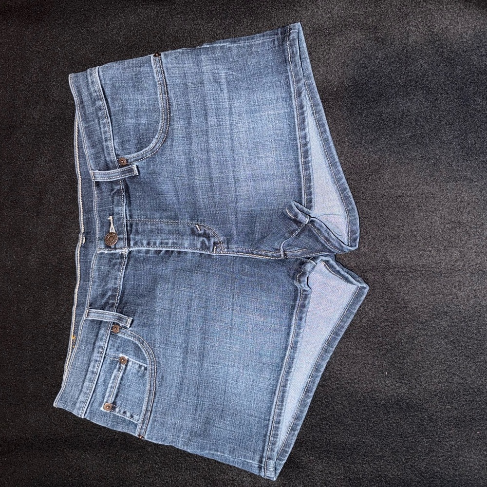 Women’s Levi’s Shorts